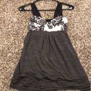 Lululemon tank size 4
